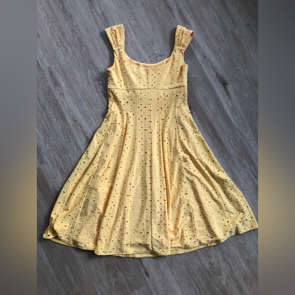 London Times sleeveless yellow dress - Picture 3 of 5